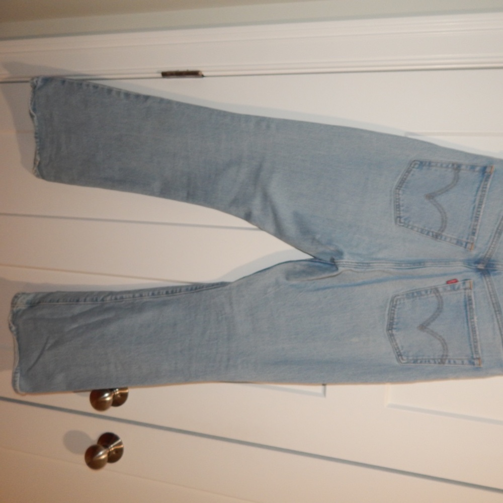Levi's Premium Ribcage Boot Jeans - Picture 5 of 8